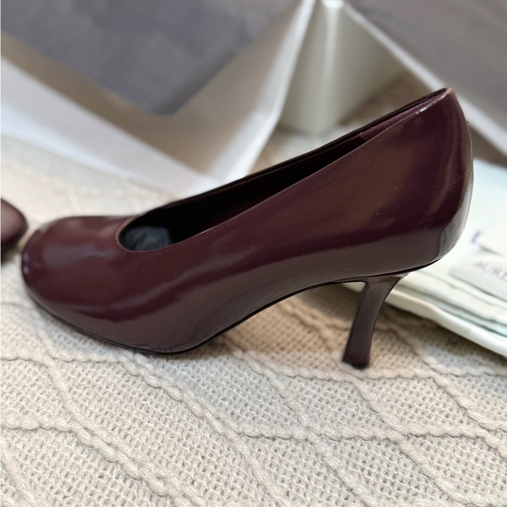NIB - Burberry Glossy Leather Baby Pumps, Brand Size 36 ( US Size 6 ), Poison - Picture 9 of 15